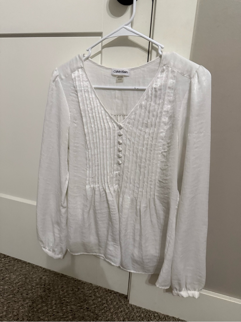 Calvin Klein White Pleated V-Neck Button-Front Blouse